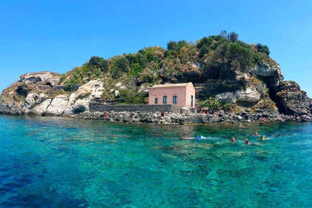 Malavoglia Suite 18 Aci Castello Exterior foto
